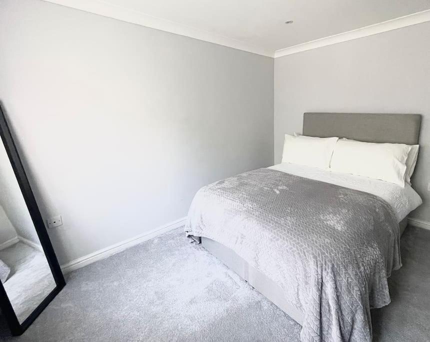 Lovely 1 Bed Apartment, 15Mins From Central Londres Exterior foto